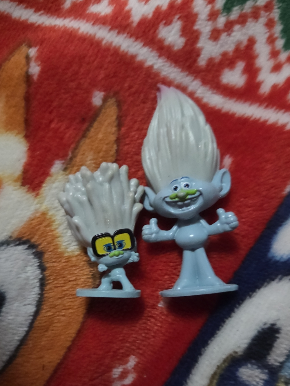 Trolls Light Gray Figures with White Hair and Green Mouths - Trolls Brand